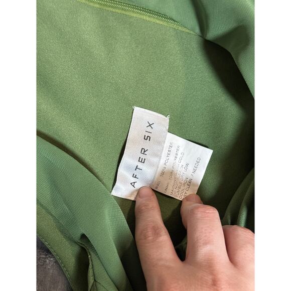 NWT After Six Deep V-Neck Chiffon Maxi‎ Dress Vineyard Green Size 8 R FLAW - Picture 5 of 13